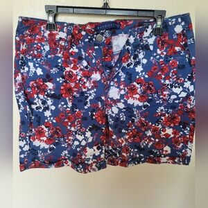 Bandolino Blue and Red Jean Shorts with Artistic Pattern